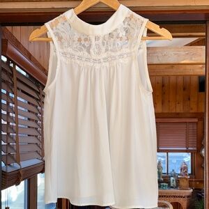 Monteau White Sleeveless Lace Top